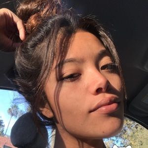 Meet your Posher, Aliana